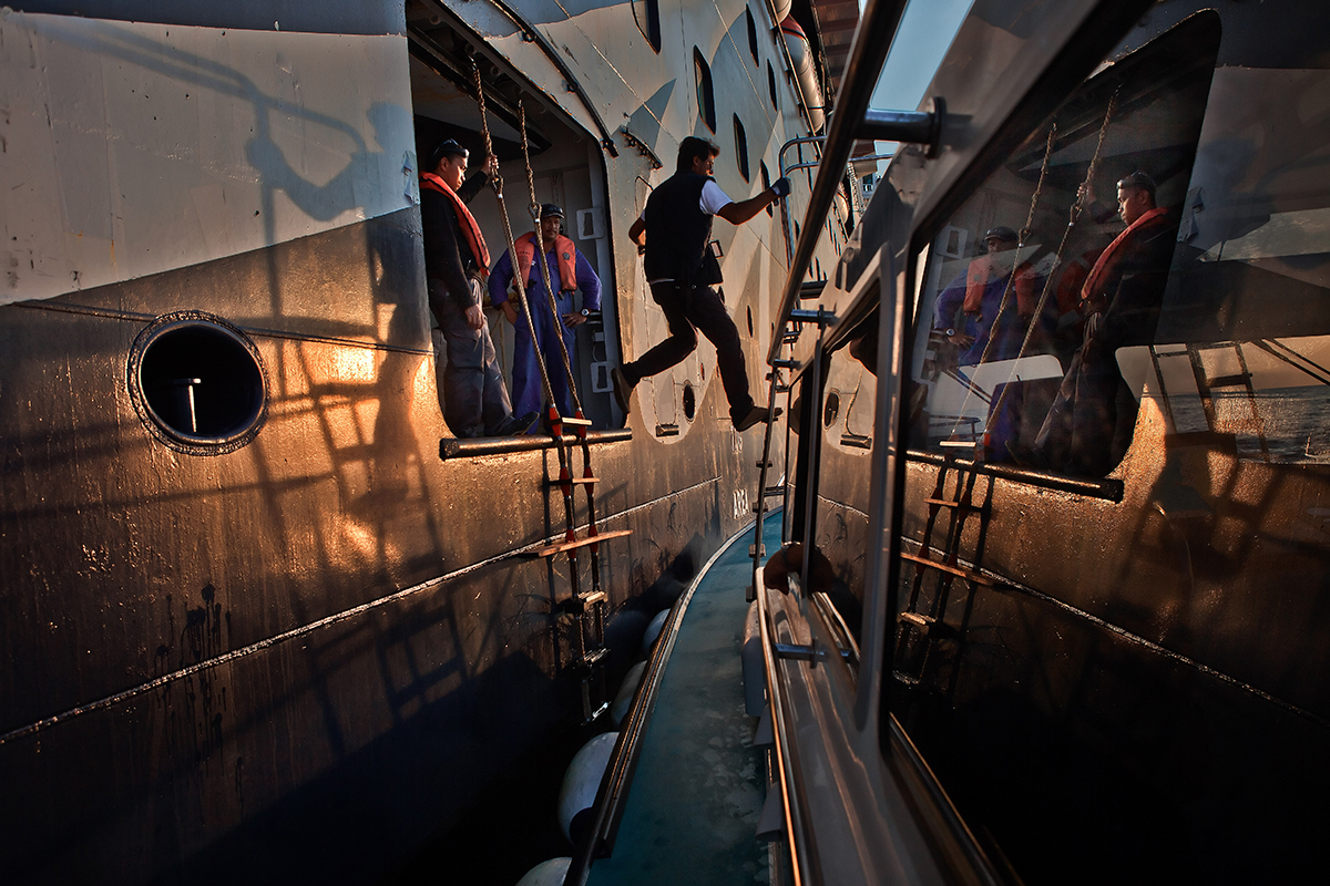 Marittimi al porto di Livorno